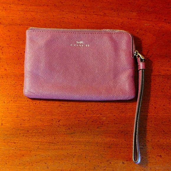Leather Coach coin purse/wristlet in plum purple - Picture 1 of 7